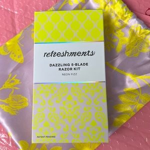Ipsy Refreshments Razor Kit